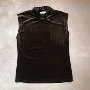 NWT Evereve Monroe Velour Top Olive Sleeveless Mock Neck Soft Velvet XS Neutral